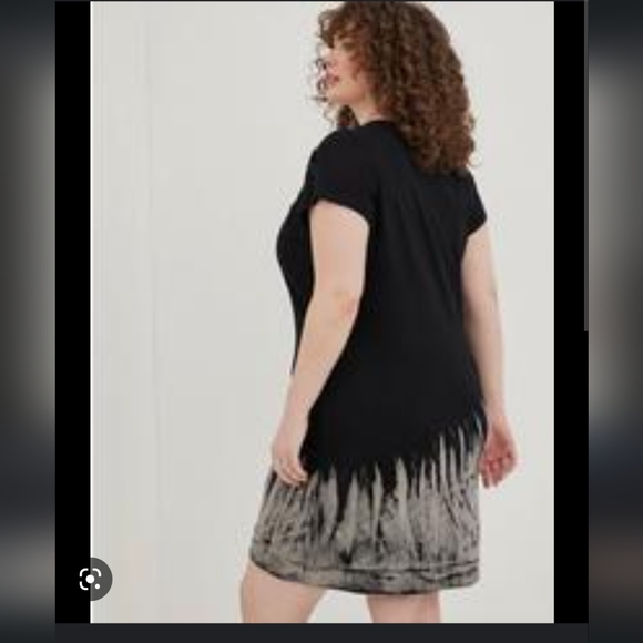Torrid LOVESICK DOLMAN LACE-UP DRESS - COTTON TIE-DYE BLACK NWOT - Picture 2 of 10